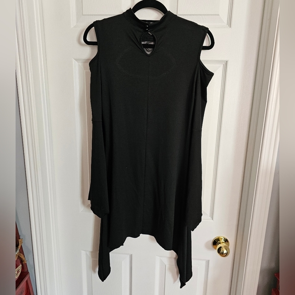 ROMWE Goth Solid Cut Out Asymmetrical Hem Dress - Picture 6 of 8